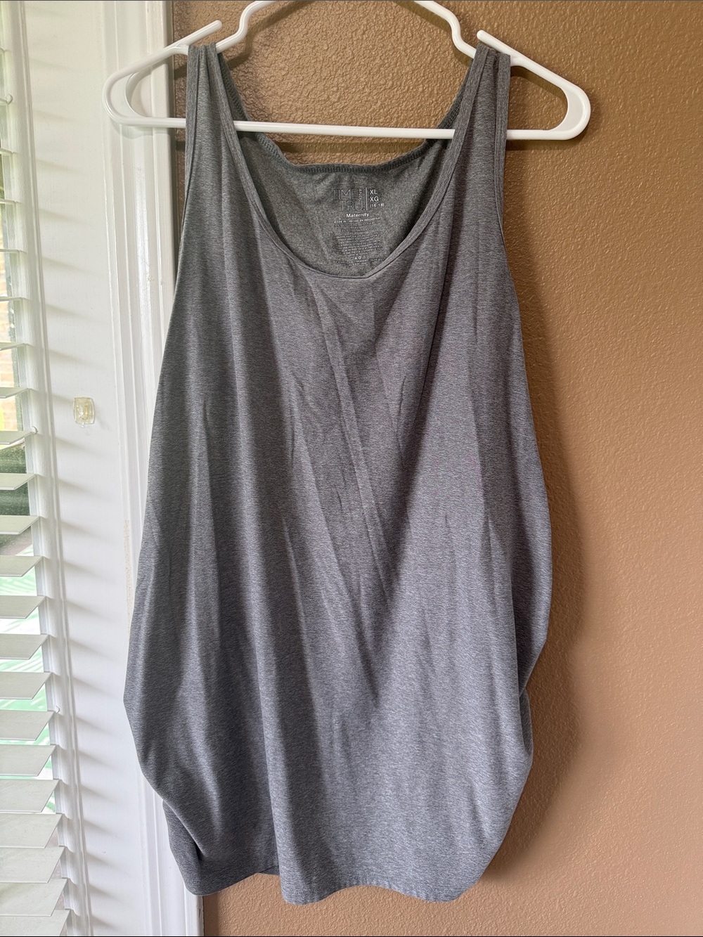 🥳 7/$10!! XL Maternity Gray Women's Scoop Neck Tank Top